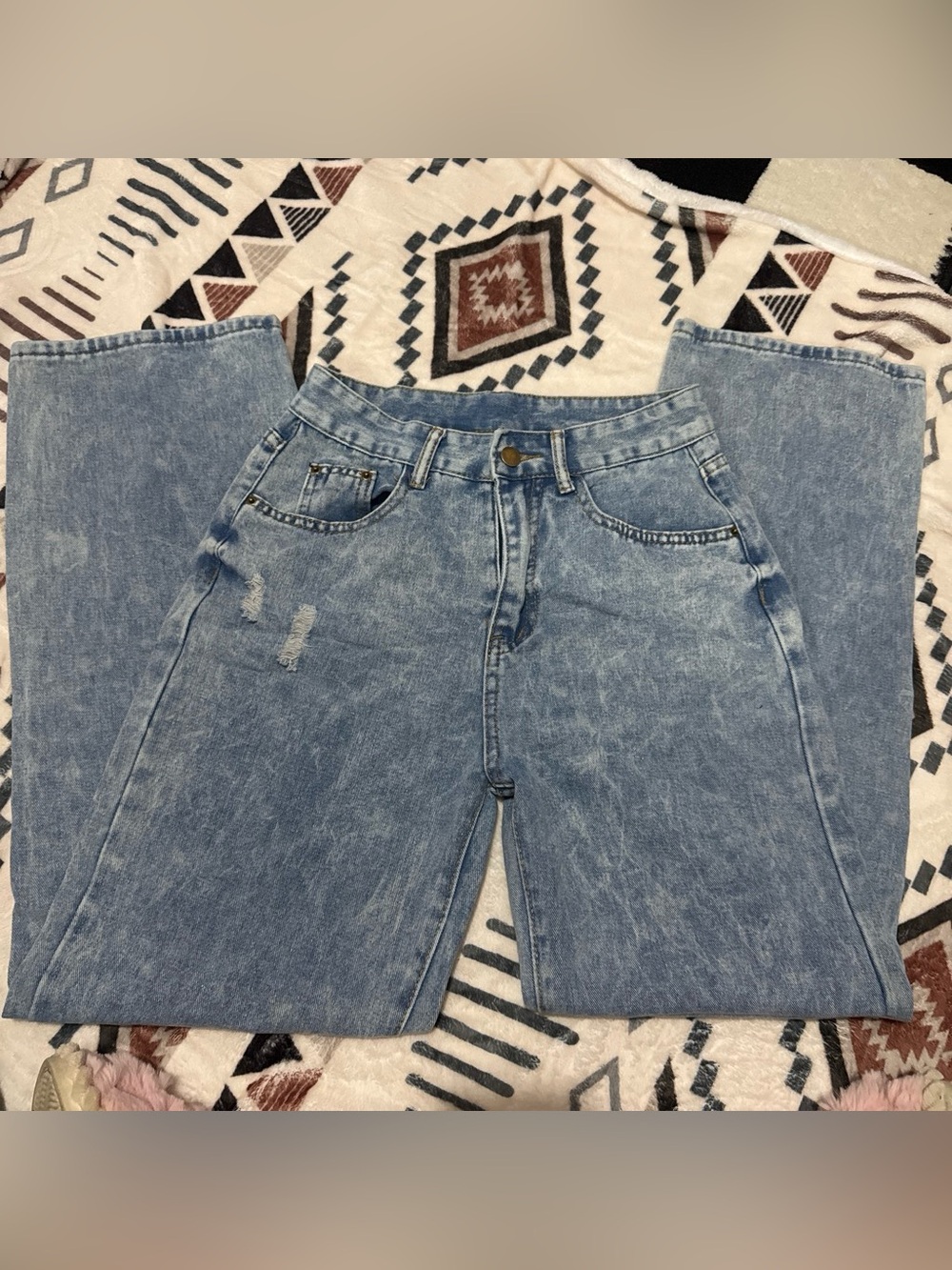 Amazon Women's High-Rise Light Blue Washed Denim Jeans